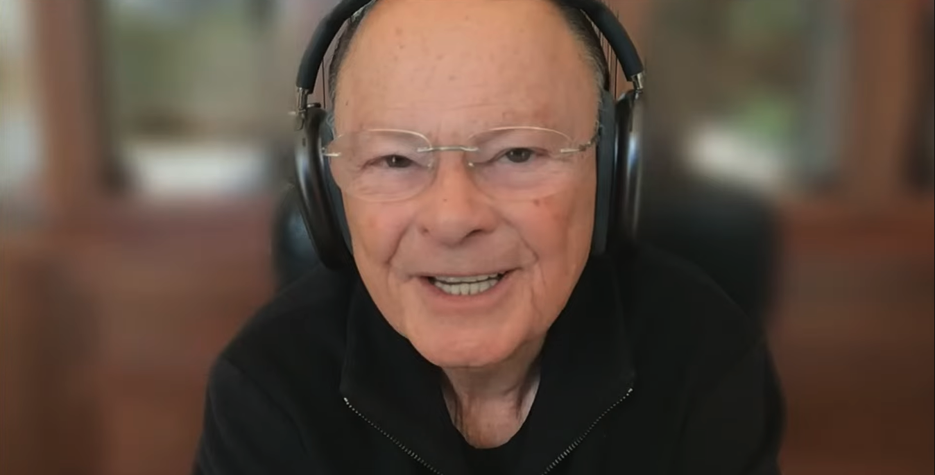 Bishop Macedo Held a Night Vigil Broadcast Worldwide